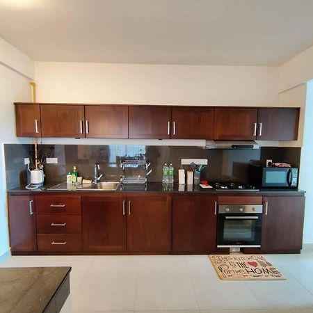 Modern Apartment In Close Proximity To The Beach 콜롬보 외부 사진
