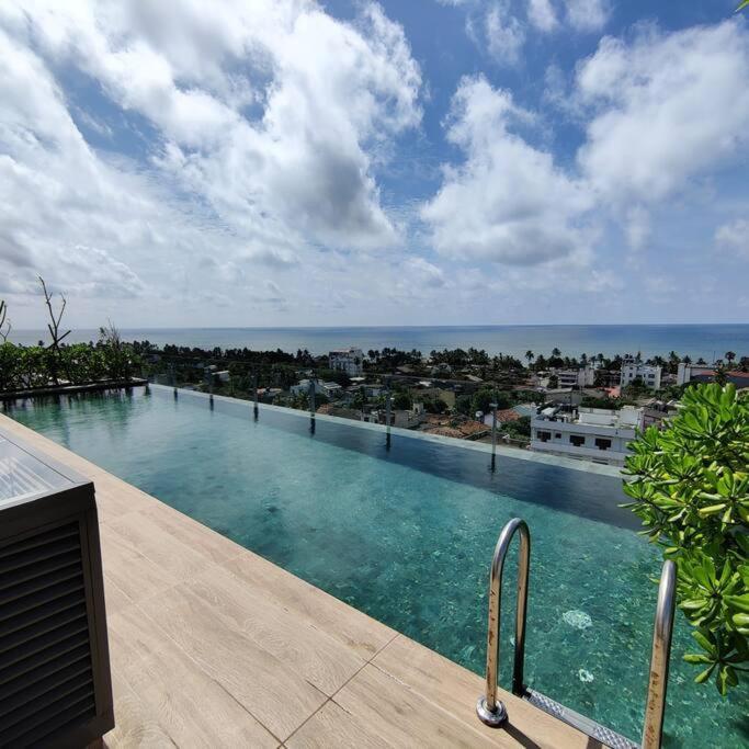 Modern Apartment In Close Proximity To The Beach 콜롬보 외부 사진